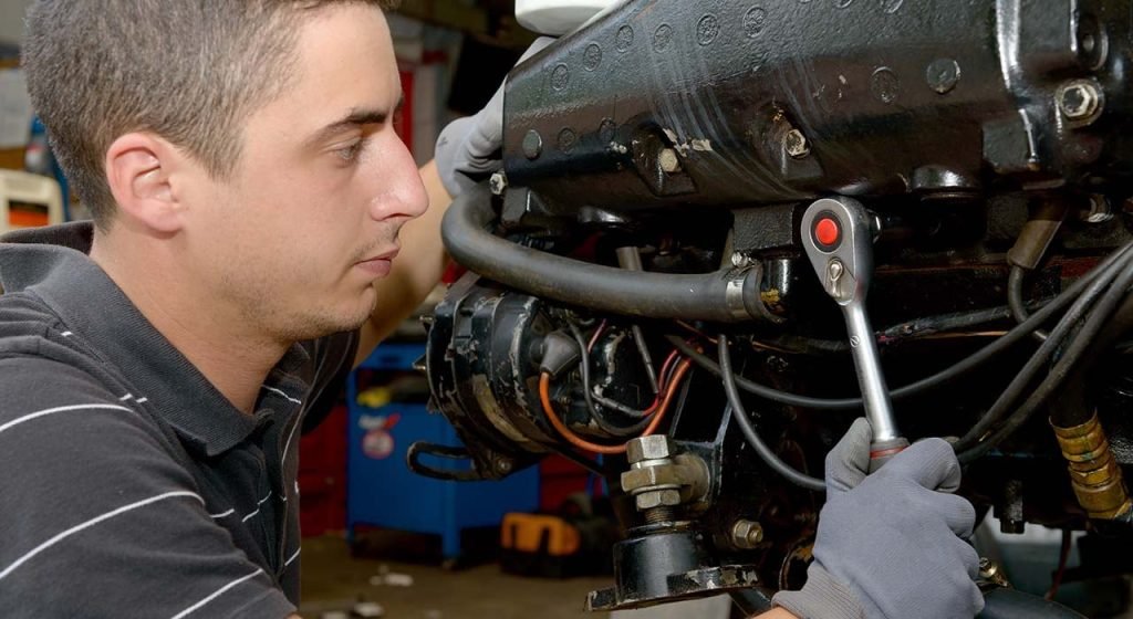 Boat Engine Repair Key Biscayne FL